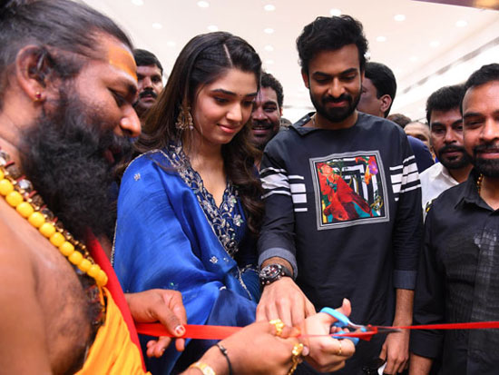 Vaishnav Tej And Krithi Shetty Launch By KLM Shopping Mall